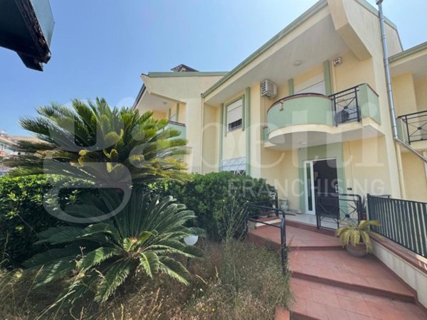 casa indipendente in vendita a Pignataro Maggiore