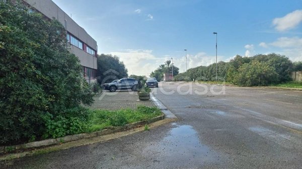 locale commerciale in vendita a Pignataro Maggiore