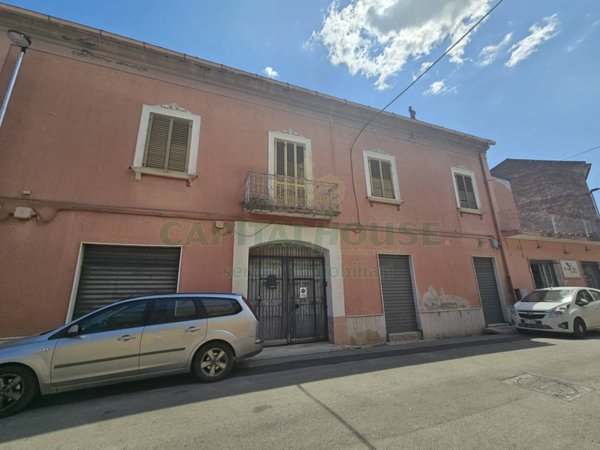 locale commerciale in vendita a Pignataro Maggiore