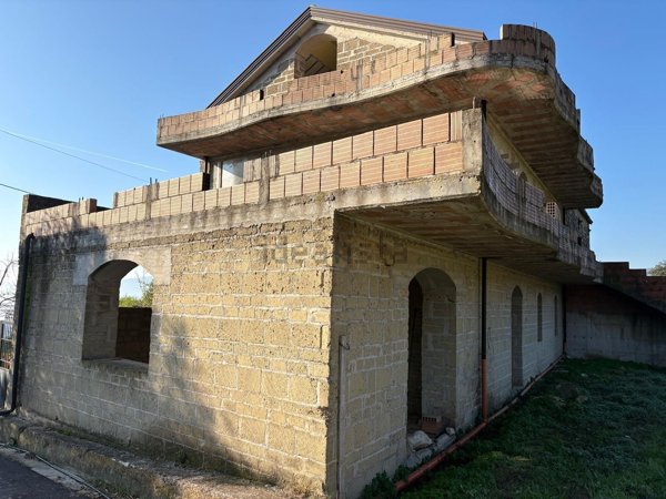 pentavano in vendita a Pontelatone