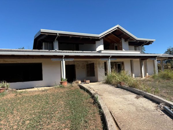 casa indipendente in vendita a Pontelatone