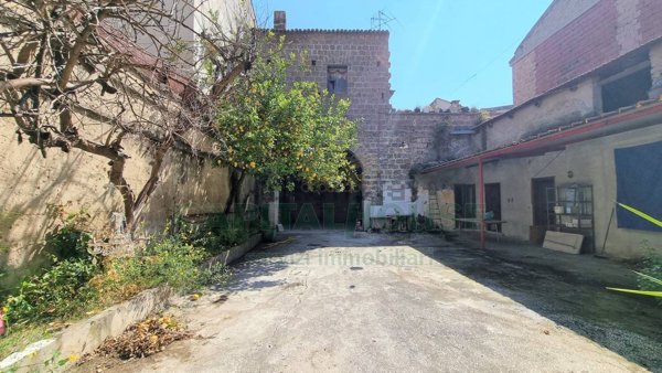 pentavano in vendita a Portico di Caserta