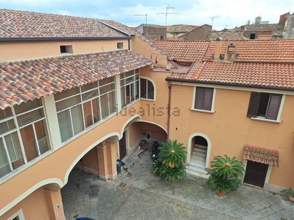 locale commerciale in vendita a Portico di Caserta