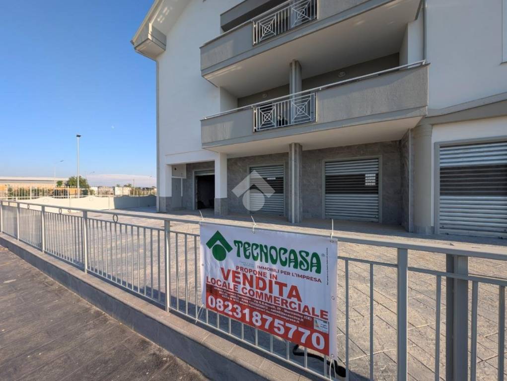 negozio in vendita a Portico di Caserta