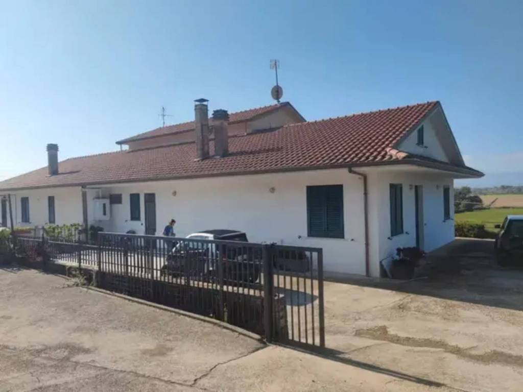 casa indipendente in vendita a Pratella in zona Mastrati