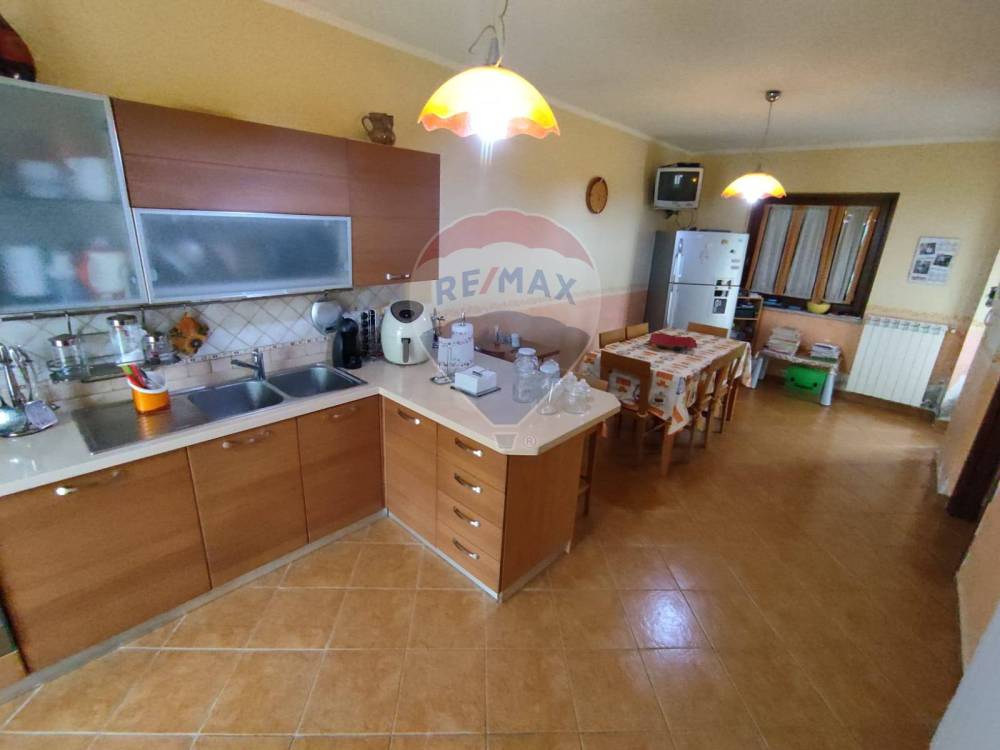 casa indipendente in vendita a Pratella