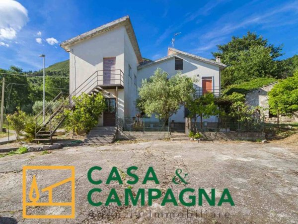 casa indipendente in vendita a Pratella