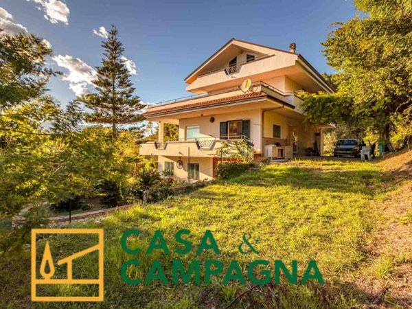 casa indipendente in vendita a Pratella