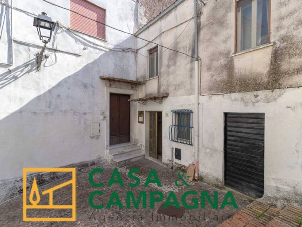 casa indipendente in vendita a Pratella