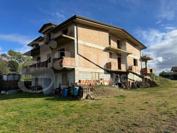 casa indipendente in vendita a Pratella in zona Roccavecchia