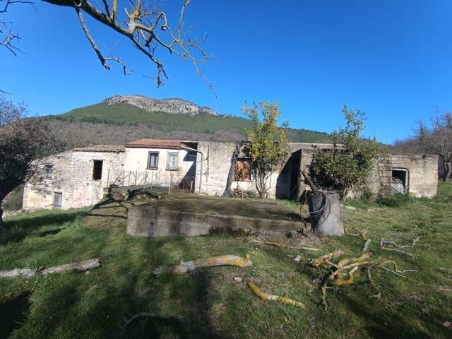 casa indipendente in vendita a Pratella in zona Roccavecchia