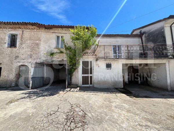 casa indipendente in vendita a Raviscanina