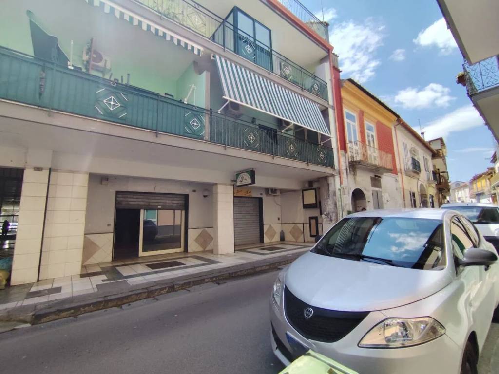 negozio in vendita a Recale