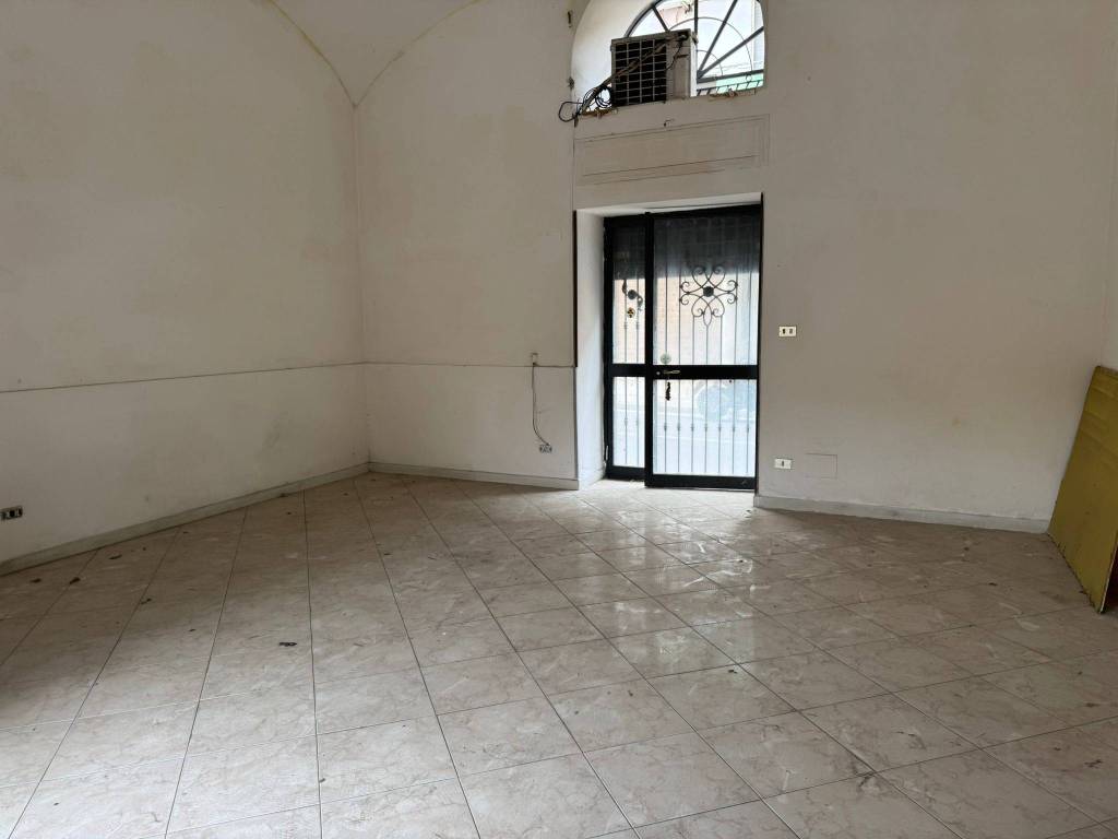 negozio in vendita a Recale