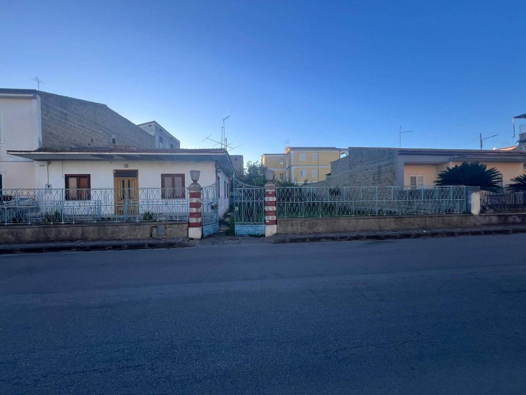 casa indipendente in vendita a Recale