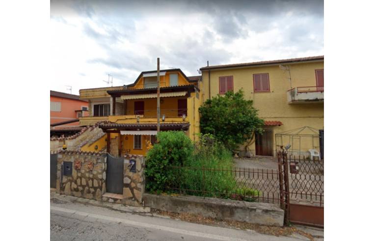 casa indipendente in vendita a Riardo