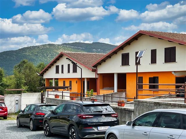 casa indipendente in vendita a Rocca d'Evandro in zona Casamarina
