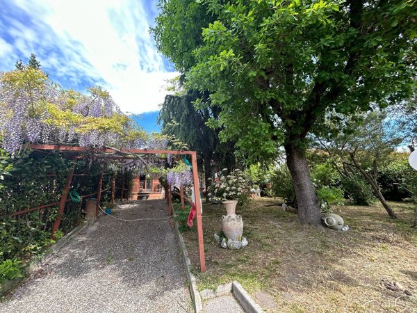 casa indipendente in vendita a Rocca d'Evandro in zona Casamarina