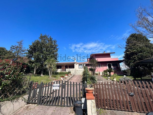 casa indipendente in vendita a Rocca d'Evandro in zona Casamarina