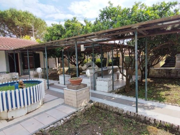 casa indipendente in vendita a Rocca d'Evandro in zona Casamarina