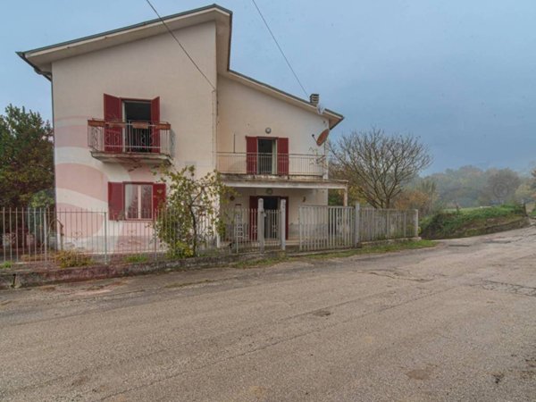 casa indipendente in vendita a Rocca d'Evandro in zona Camino