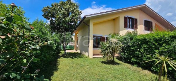 casa indipendente in vendita a Rocca d'Evandro in zona Casamarina