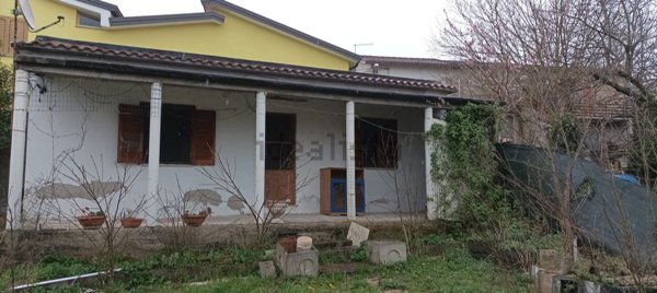 casa indipendente in vendita a Rocca d'Evandro