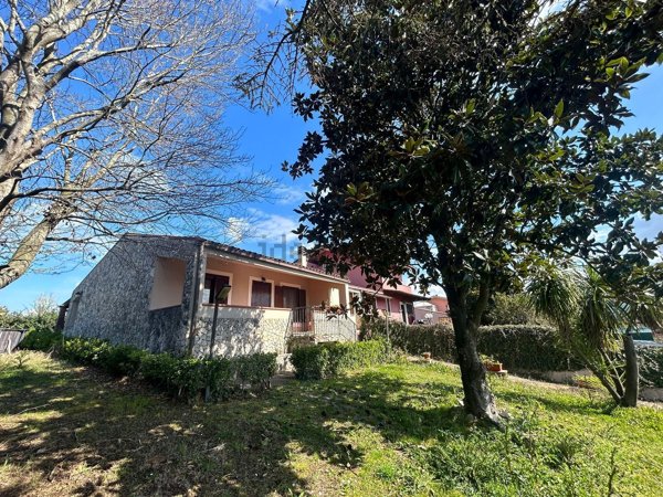 casa indipendente in vendita a Rocca d'Evandro in zona Casamarina