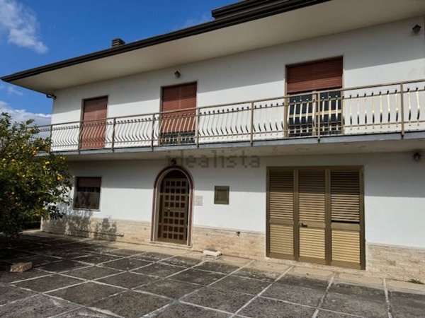 casa indipendente in vendita a Rocca d'Evandro in zona Bivio Mortola