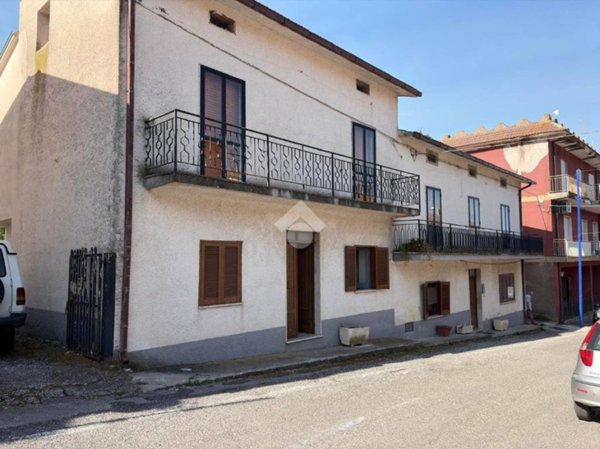 casa indipendente in vendita a Rocca d'Evandro in zona Cocuruzzo