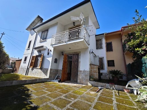 casa indipendente in vendita a Roccamonfina