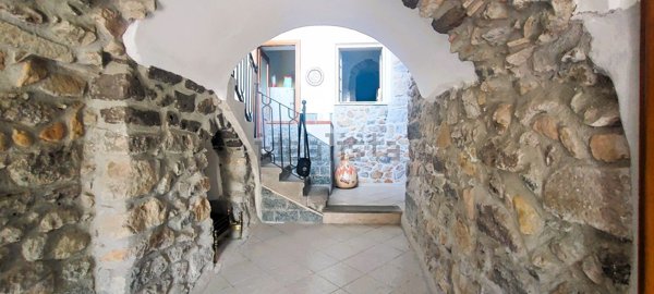 casa indipendente in vendita a Roccamonfina