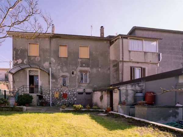 casa indipendente in vendita a Roccamonfina