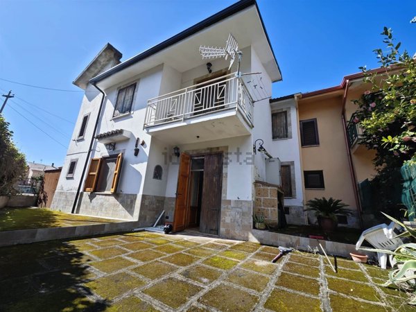casa indipendente in vendita a Roccamonfina