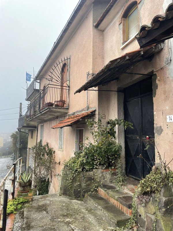 casa indipendente in vendita a Roccamonfina