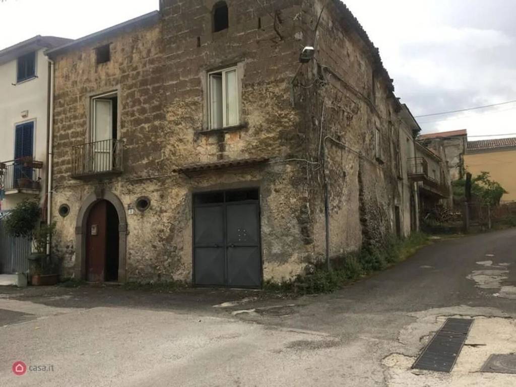 casa indipendente in vendita a Roccamonfina
