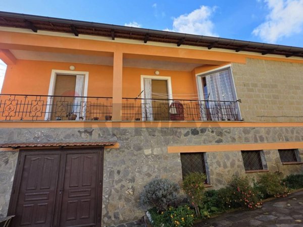 casa indipendente in vendita a Roccamonfina