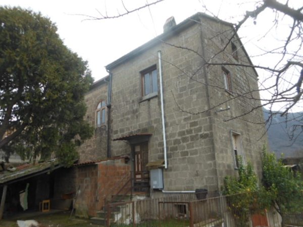 casa indipendente in vendita a Roccaromana in zona Santa Croce