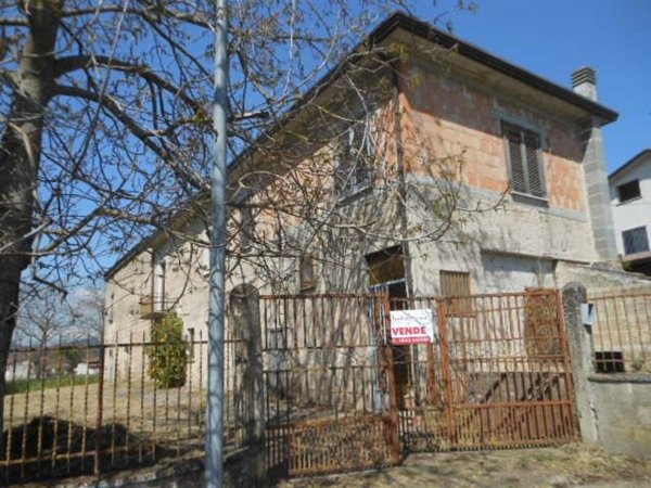 casale in vendita a Roccaromana