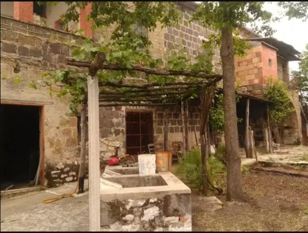 casale in vendita a Roccaromana