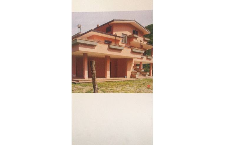 casa indipendente in vendita a Roccaromana in zona Santa Croce