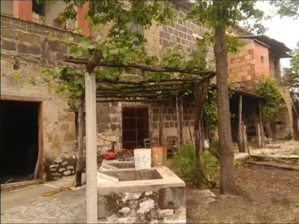 casa indipendente in vendita a Roccaromana