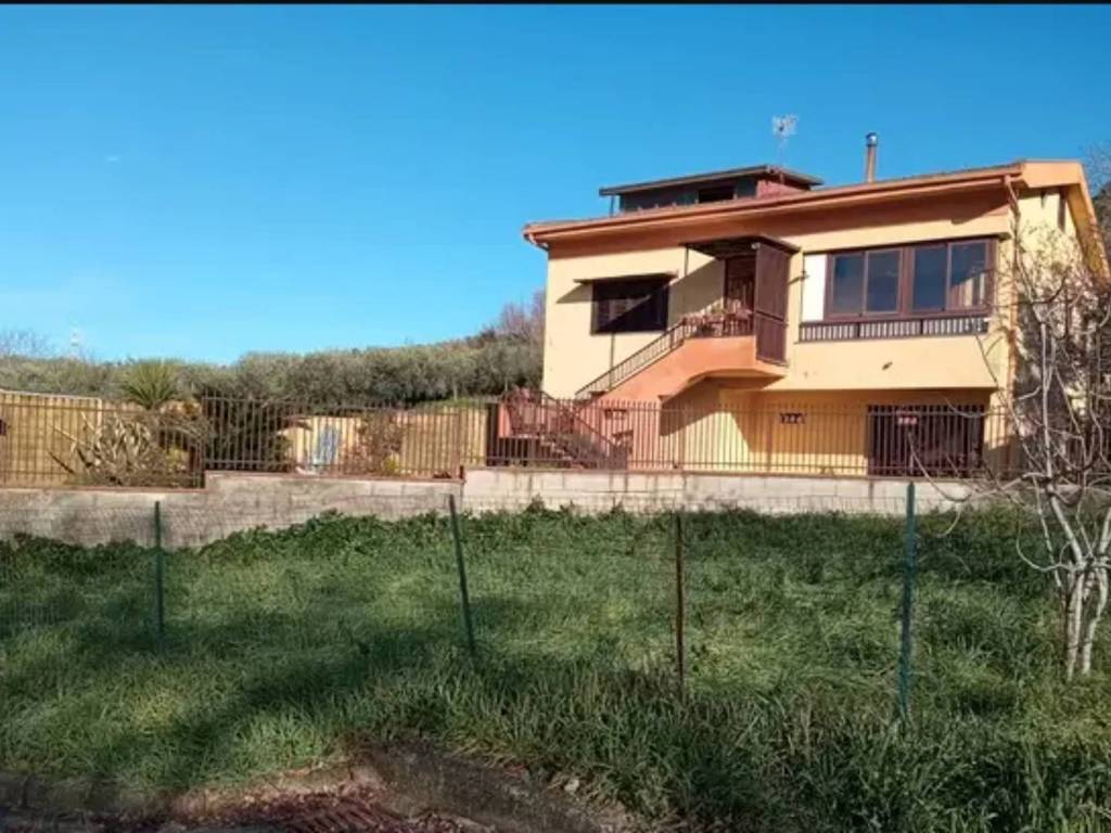 casa indipendente in vendita a Rocchetta e Croce in zona Rocchetta