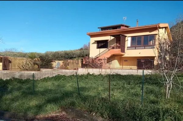 casa indipendente in vendita a Rocchetta e Croce