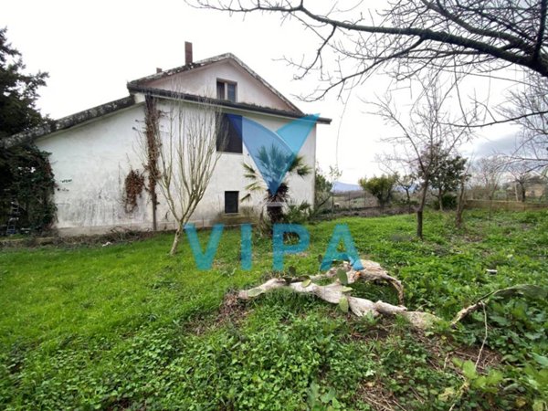 casa indipendente in vendita a Ruviano in zona Alvignanello