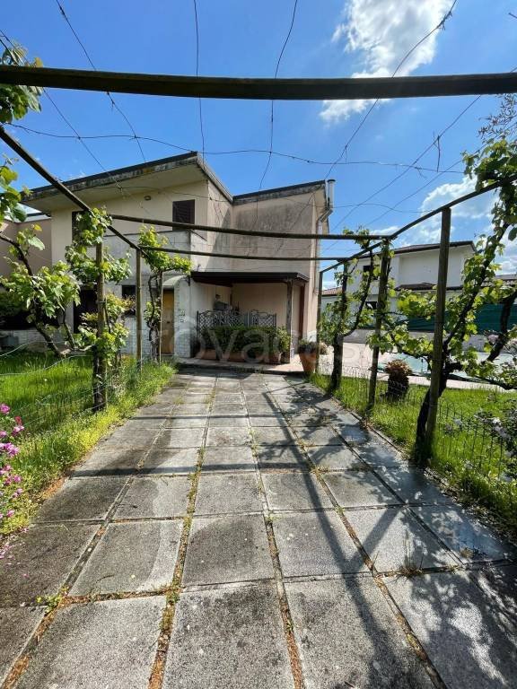 casa indipendente in vendita a Ruviano
