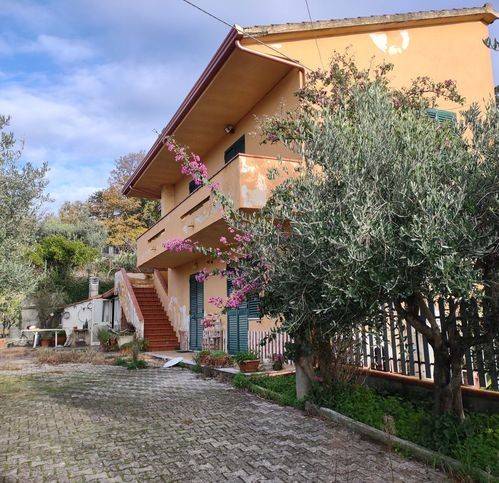 casa indipendente in vendita a Ruviano