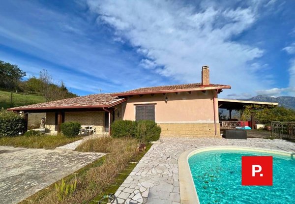 casa indipendente in vendita a Ruviano