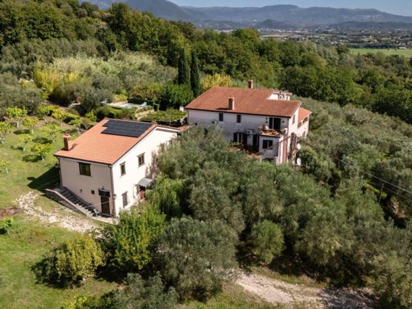 casa indipendente in vendita a Ruviano in zona Alvignanello
