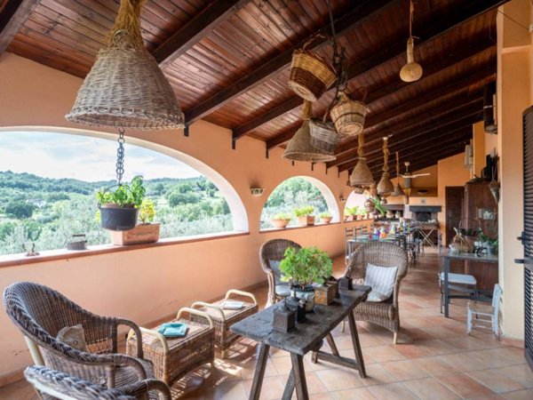 casa indipendente in vendita a Ruviano in zona Alvignanello